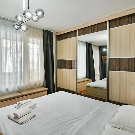 Budget Flat In Apartment *