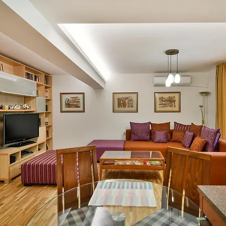 Budget Flat In Apartment Varna