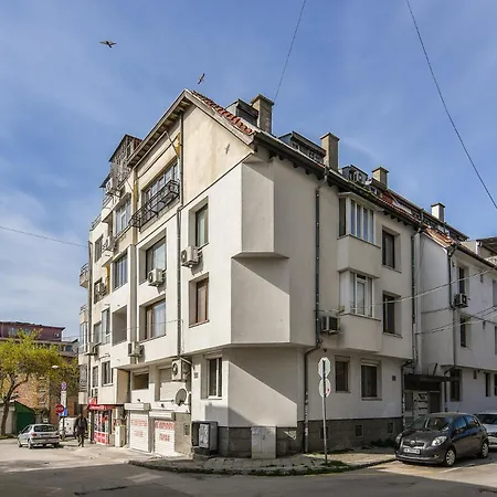 Budget Flat In Apartment Varna