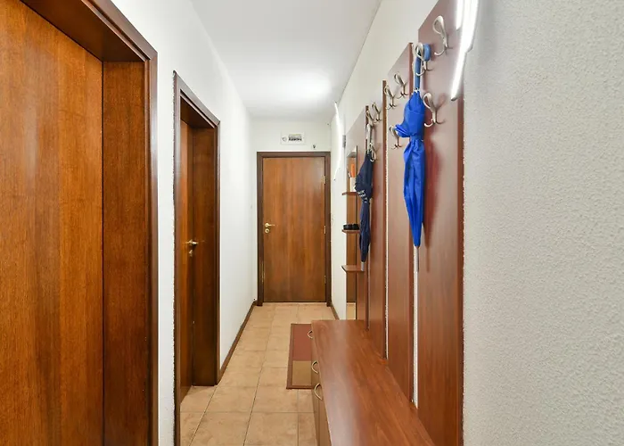 Budget Flat In Apartment Varna